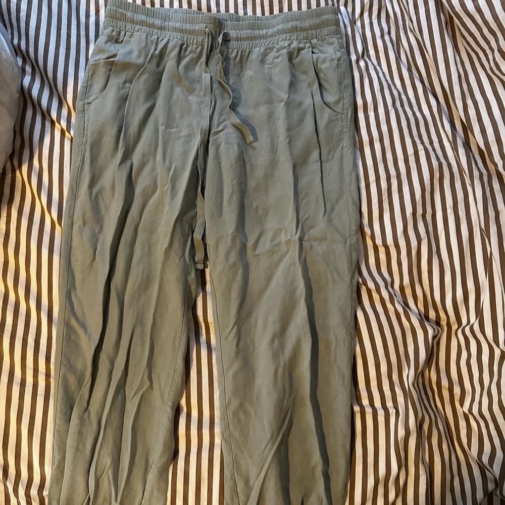 Cloth and stone joggers. Women’s. Size small